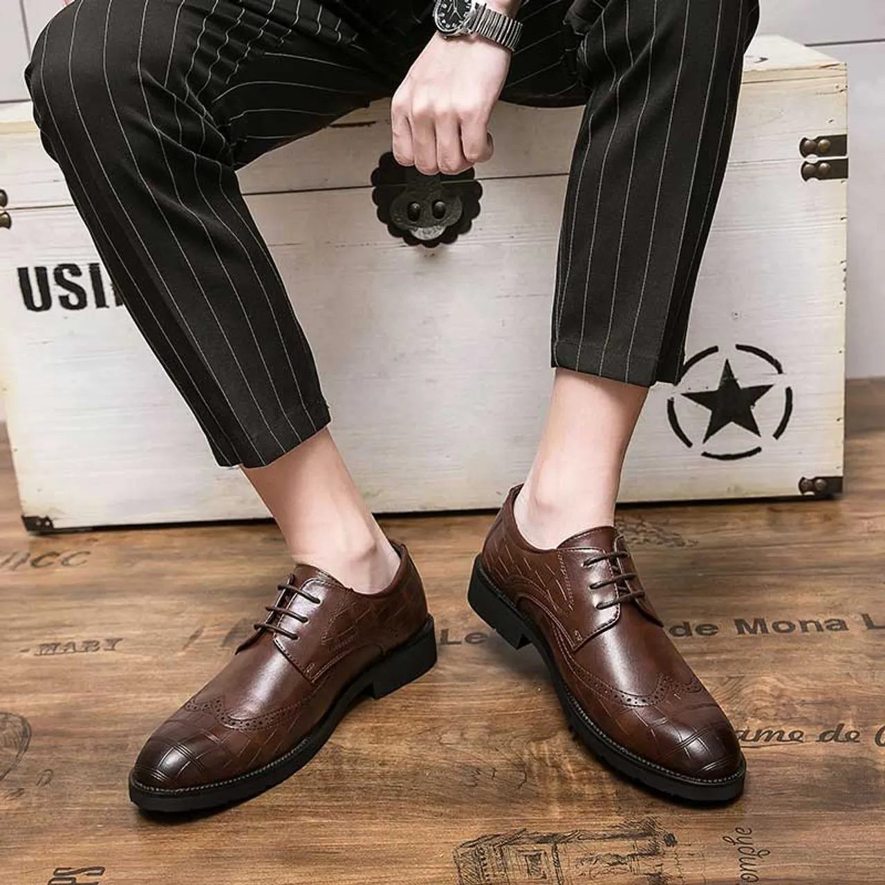 Brown retro pattern brogue derby dress shoe