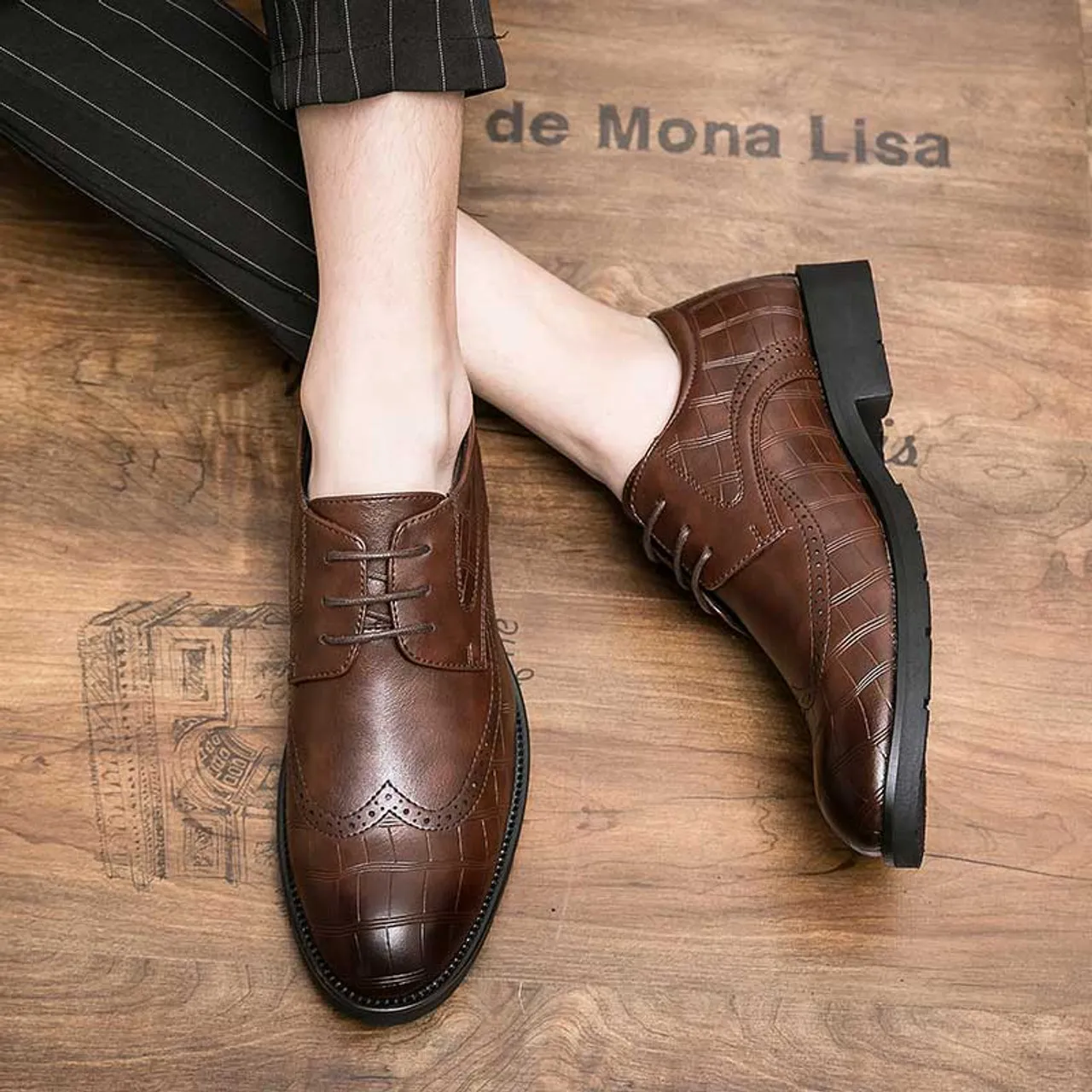 Brown retro pattern brogue derby dress shoe