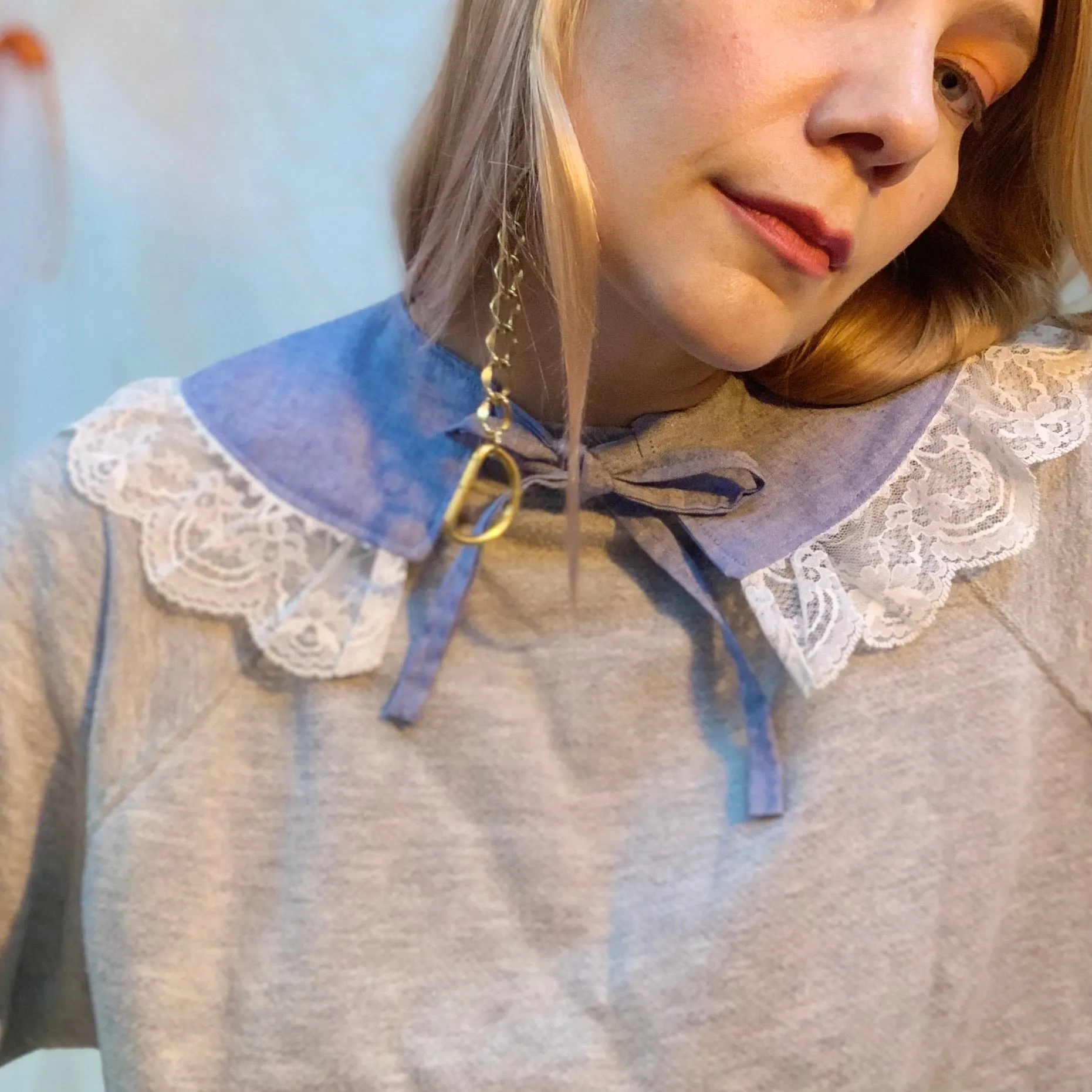 Chambray lace collar