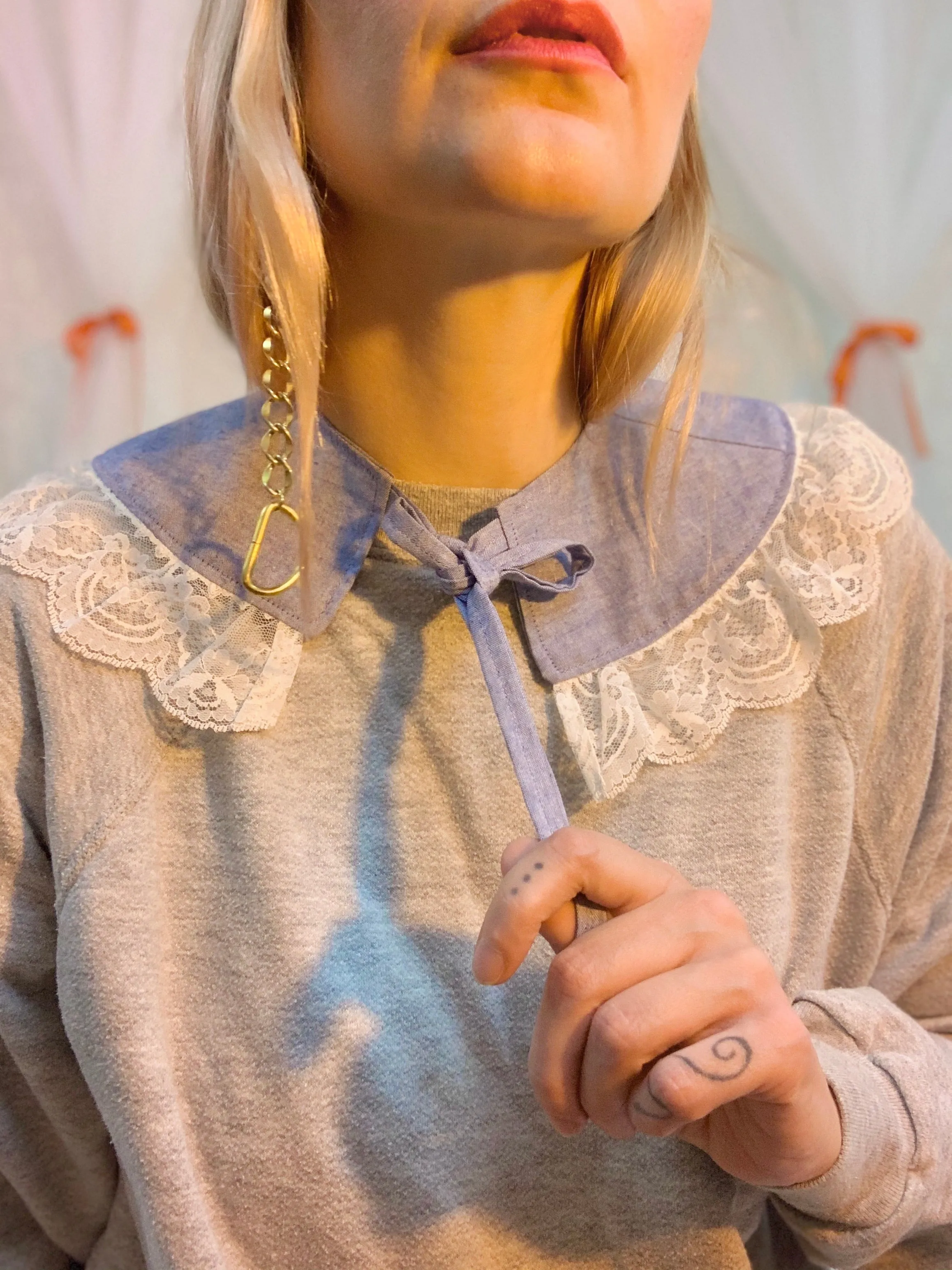 Chambray lace collar