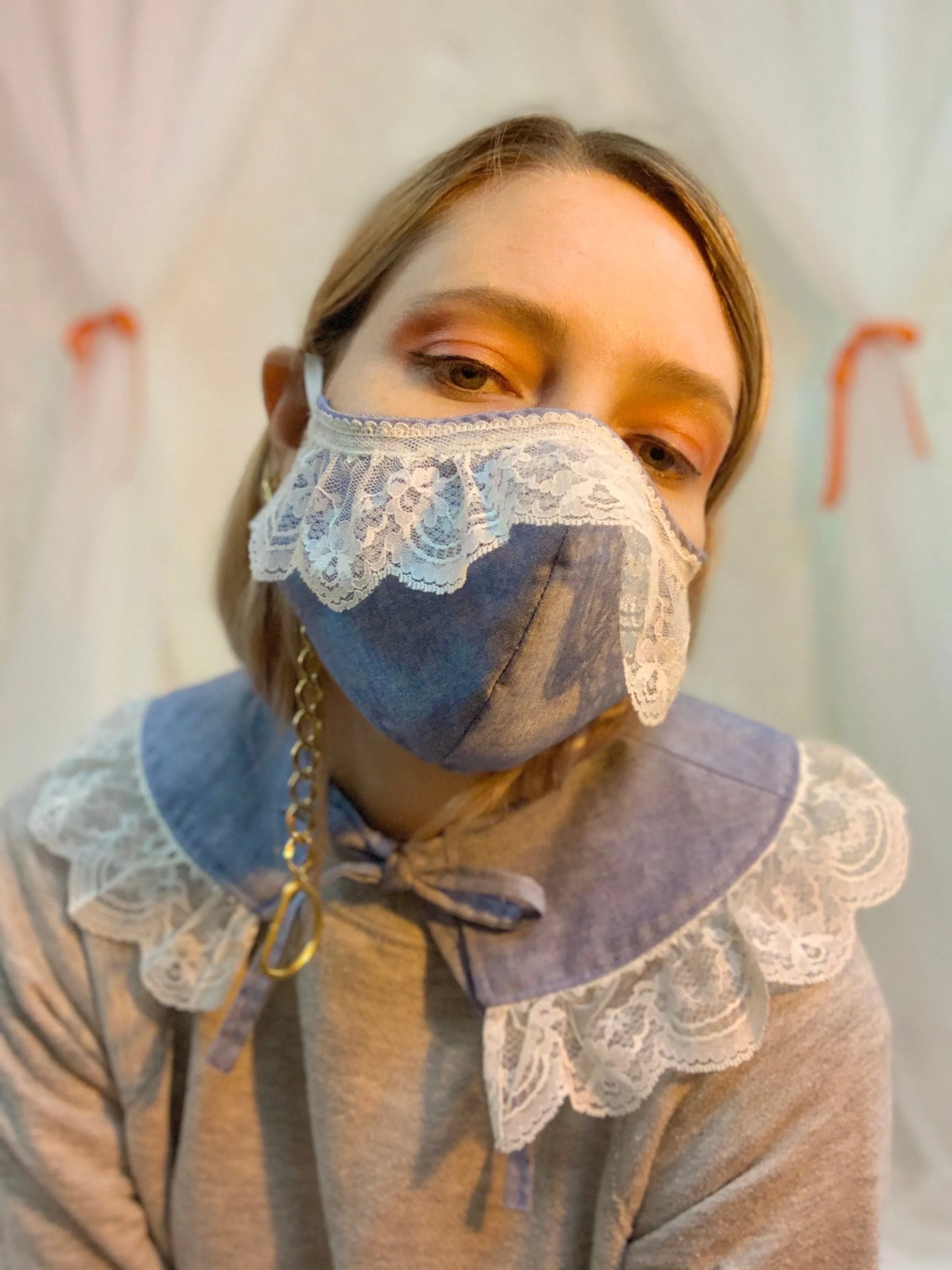 Chambray lace collar