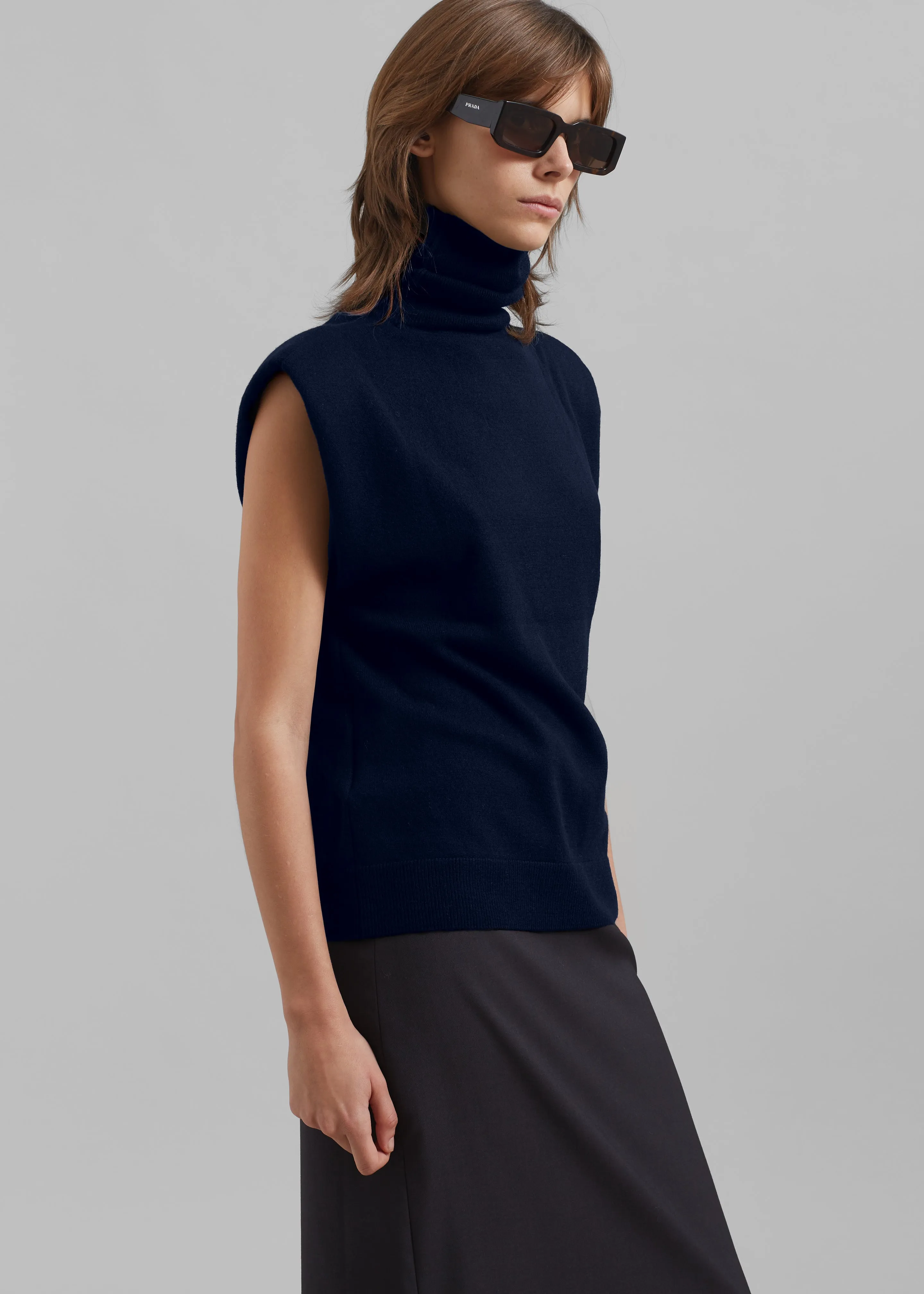 Nadia Thin Padded Sleeveless Turtleneck - Navy