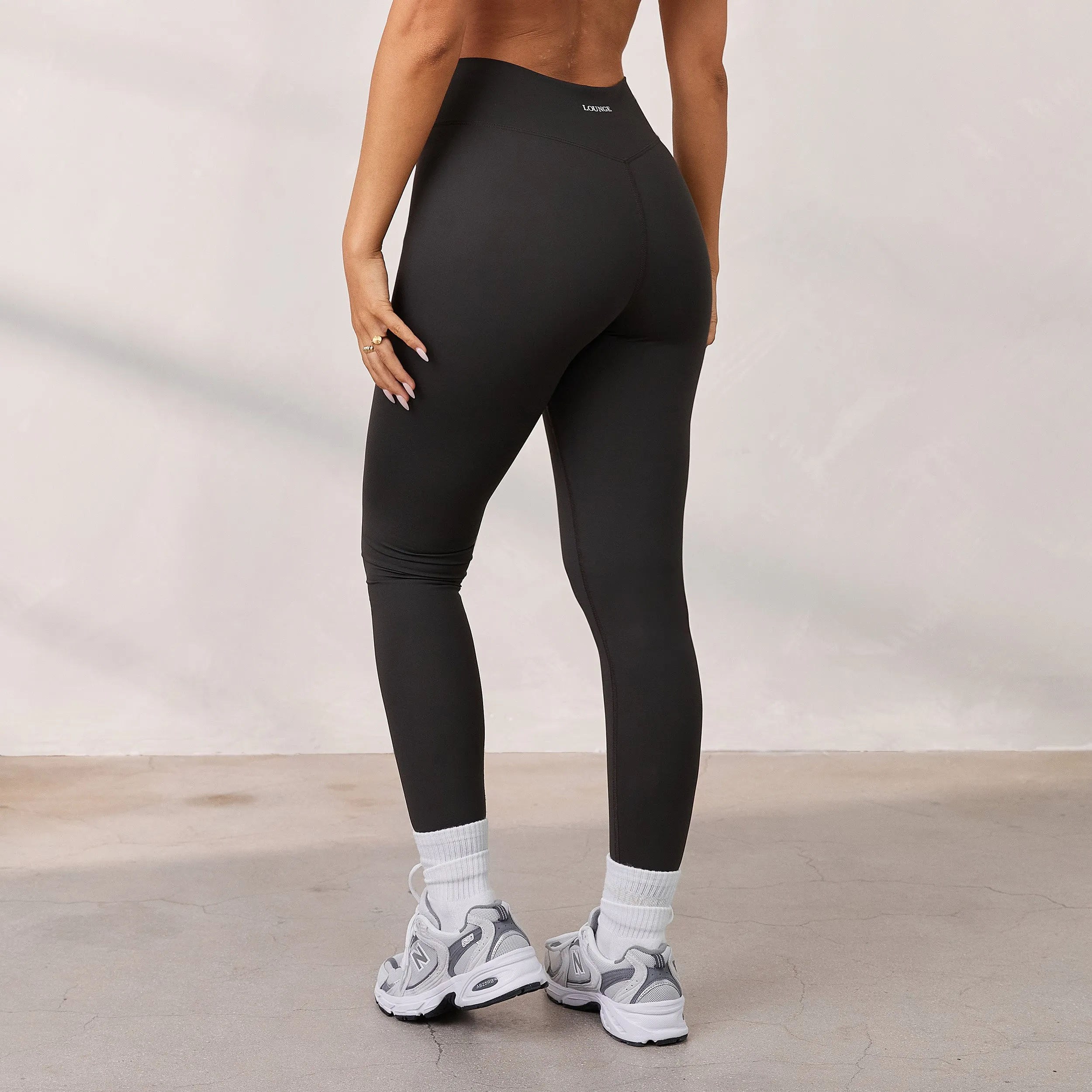 Silhouette Crossover Leggings - Washed Black