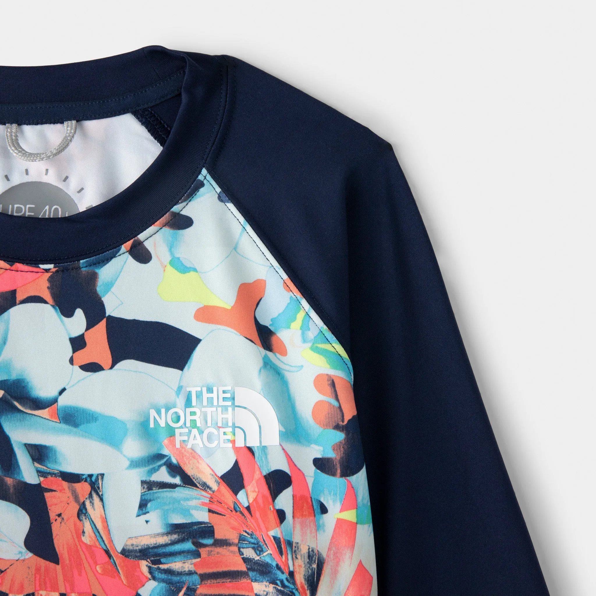 The North Face Junior Girls' Printed Amphibious Long Sleeve T-shirt / TNF Navy Youth Tropical Camo Print