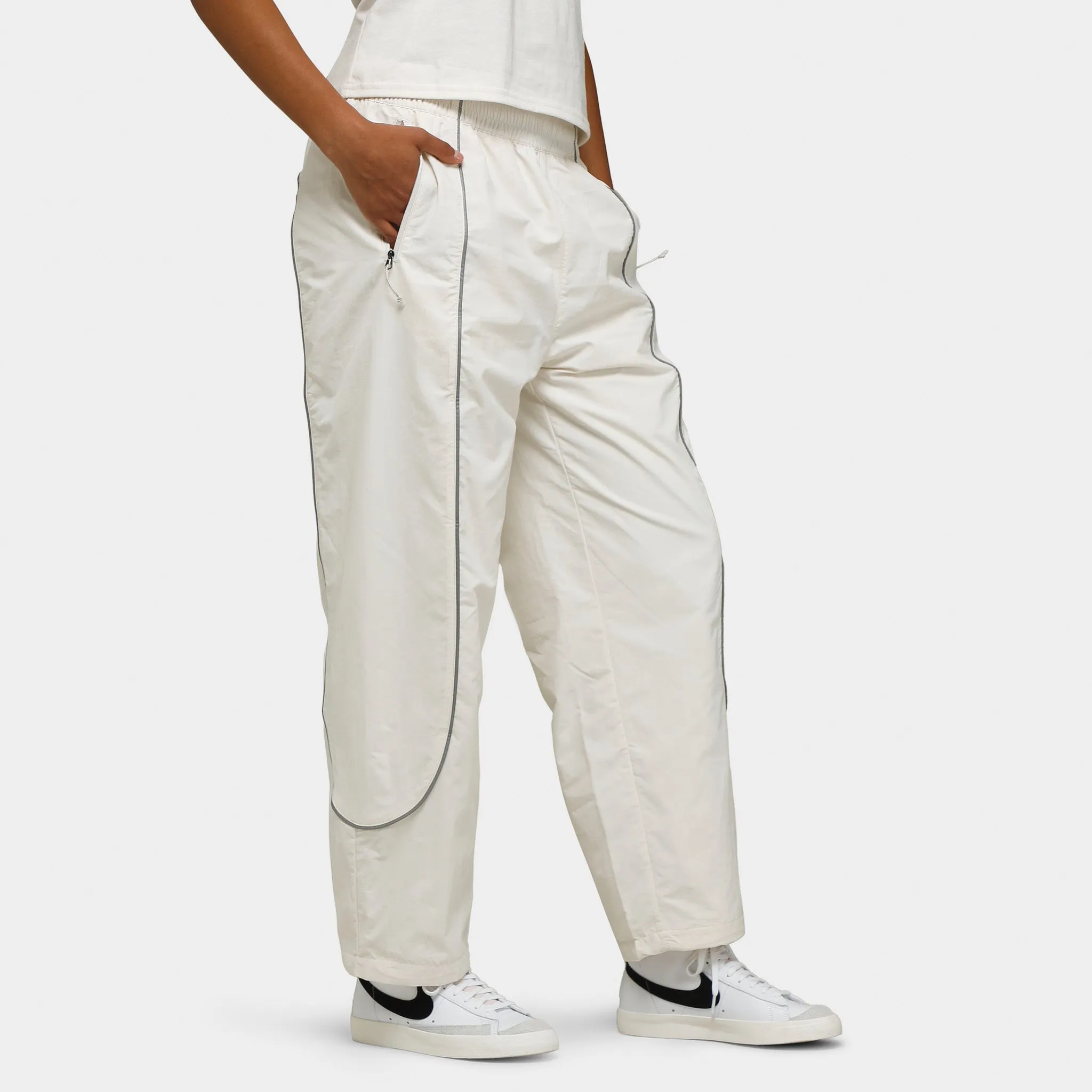 The North Face Women's Tek Piping Wind Pants / Gardenia White