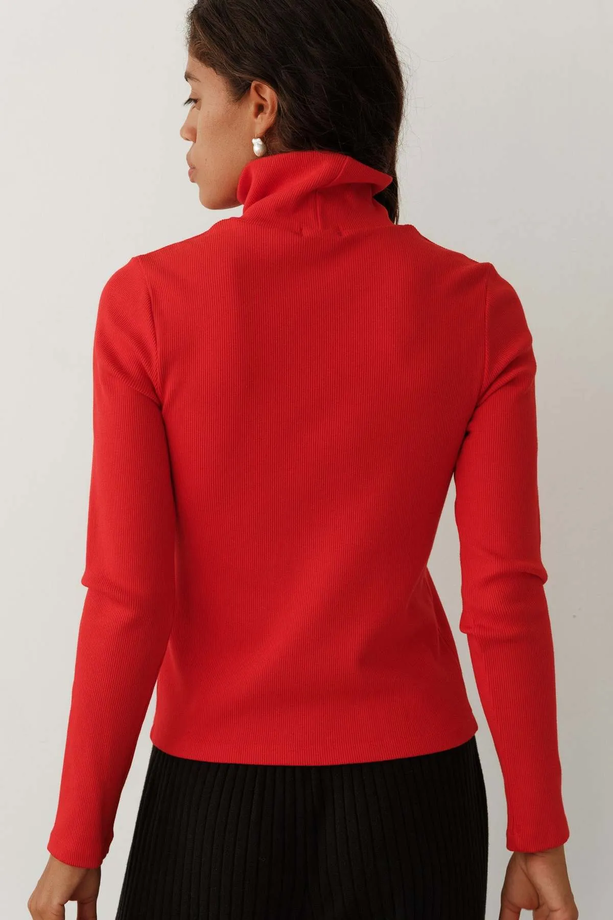 The Rib Turtleneck - Tomato