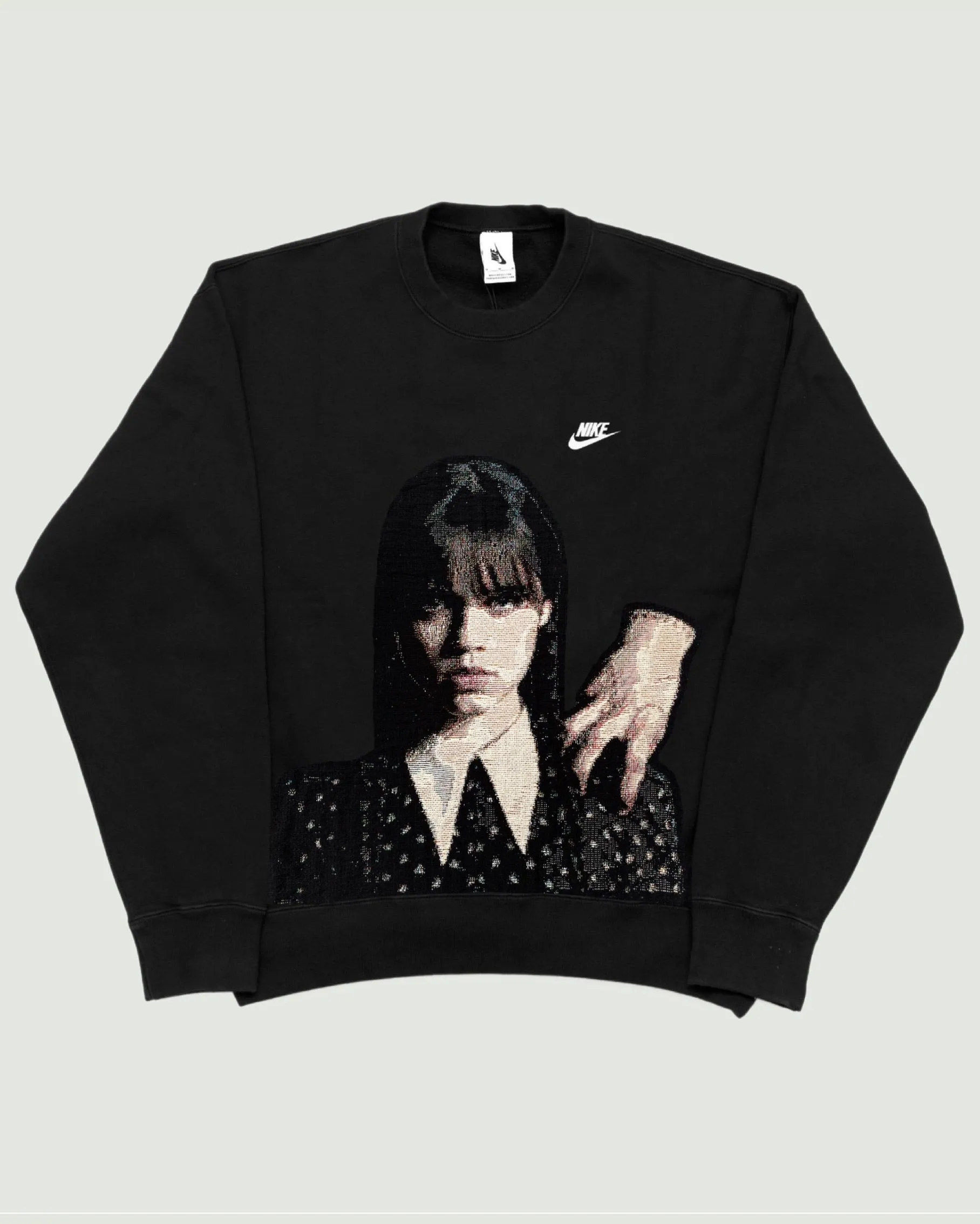 VA-SS23-543 WEDNESDAY ADDAMS TAPESTRY NIKE RETRO REWORK CREWNECK