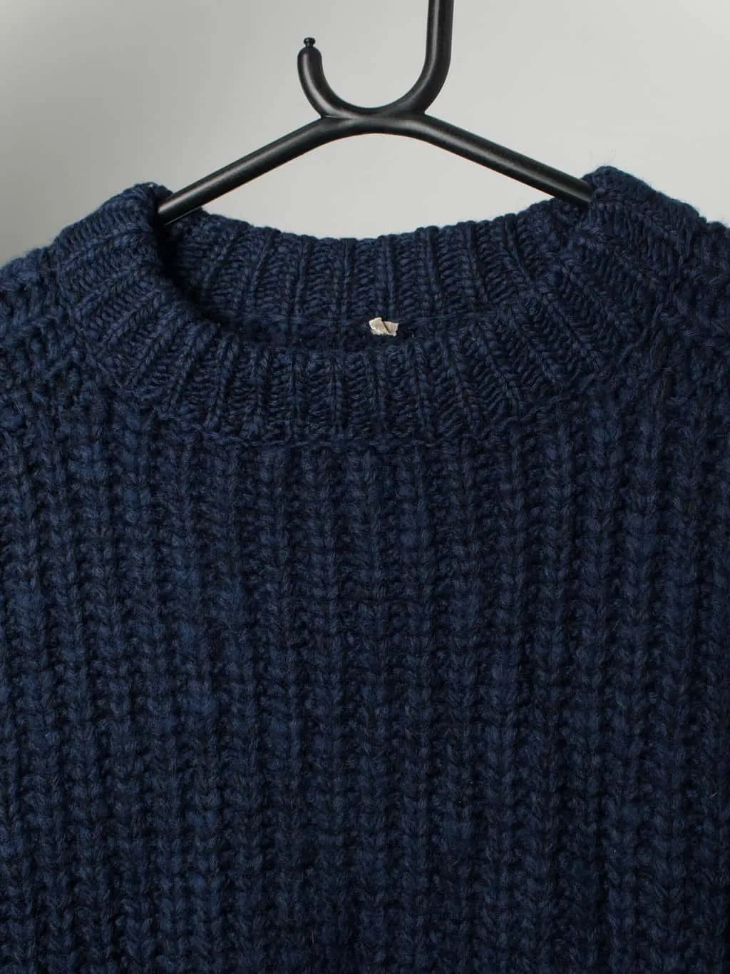 Vintage men’s chunky navy blue knitted jumper – Small / Medium