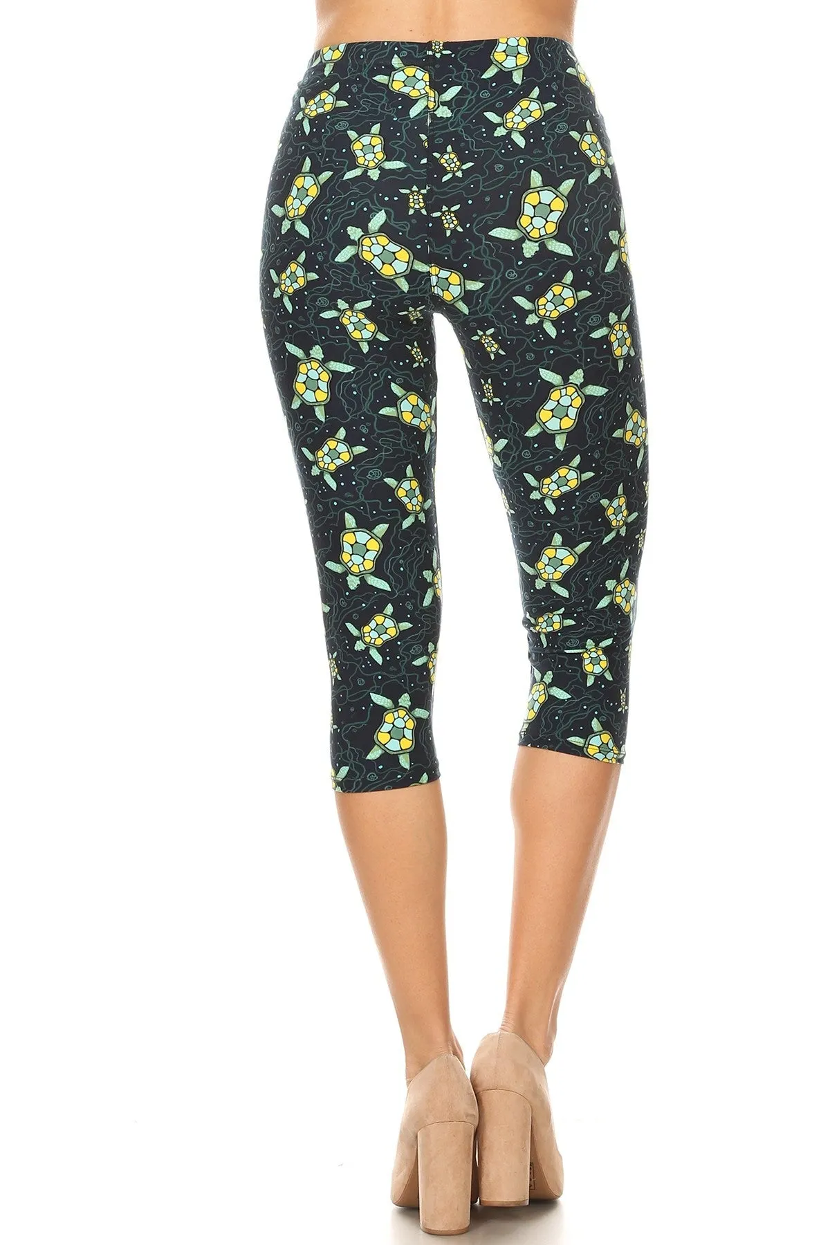 Women's Regular Colorful Sea Turtle Starfish Printed Cropped Capri Leggings - One Size / Blue